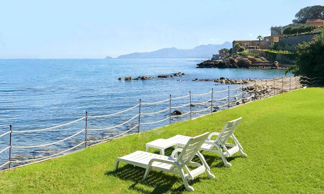 Hotel Tonnara Трабия Экстерьер фото